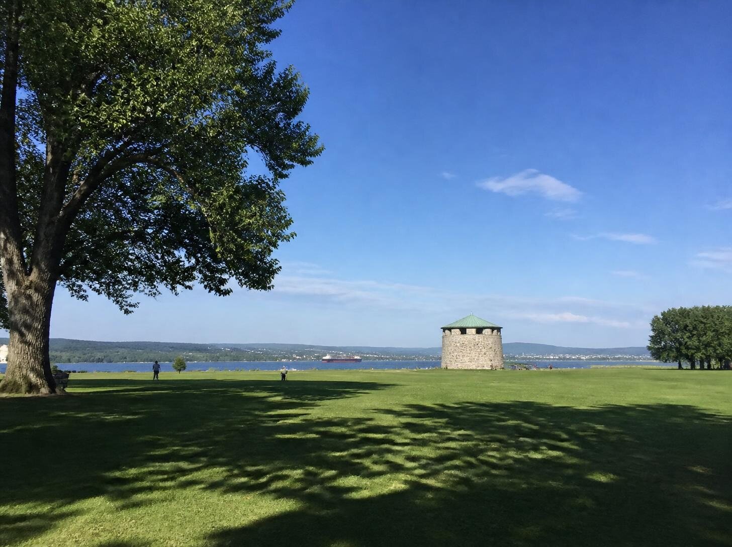 ある夏の日、ケベックシティにあるアブラハム平原公園